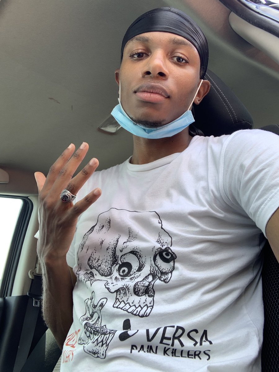 6ea6tar9's tweet photo. @DamnShawn_ Baby face ik I’m over 20+ in all of these https://t.co/3BK8MIcHa2
