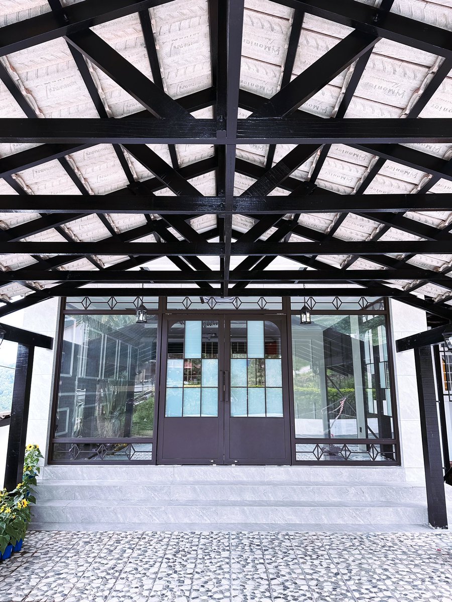 SHSpringhill's tweet photo. We’re one step closer to opening.
#entrance #opening #sneekpeek #preview #fyp #completeremodel #coldweather #interiordesign #hotel #hoteldesign #resort #naturelovers #cameronhighlands #pahang #getaway https://t.co/GjJEsYnMd3