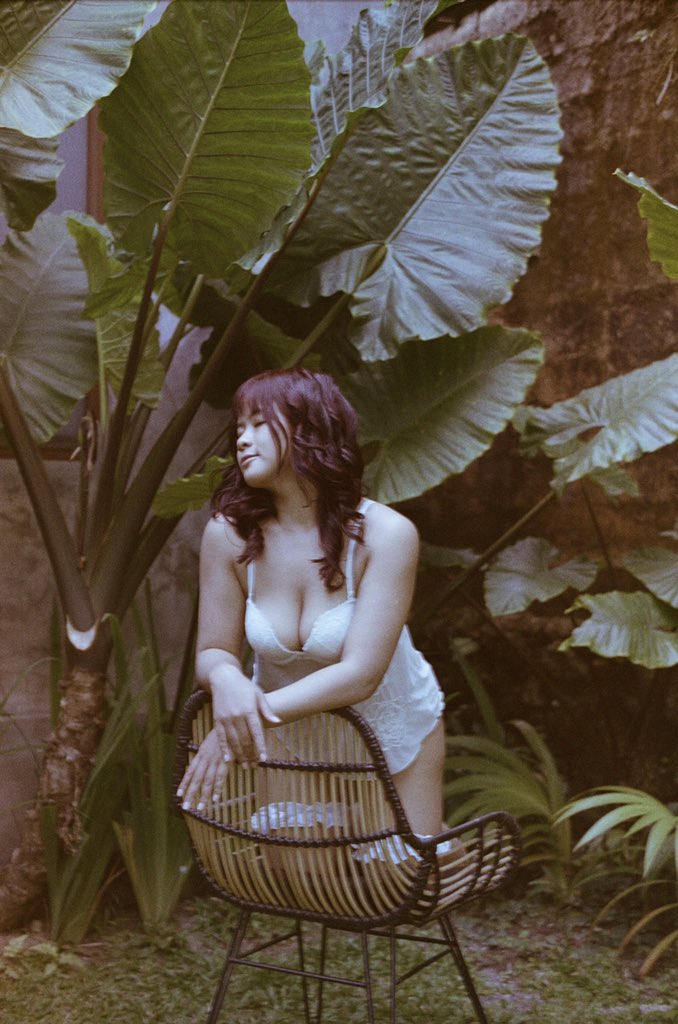 Pitachan99's tweet photo. “It takes a long time to grow young.”
- Pablo Picasso
📸 @maliinthesky
#lucky200expired #paperjournalmag #timetobehave
#makemeseemag #paradisexmagazine #afilmcosmos
#kodak #shootfilmmag #allformatcollective #boxspeedfeature #kodaklosers #madewithkodak https://t.co/XzcabpIobL