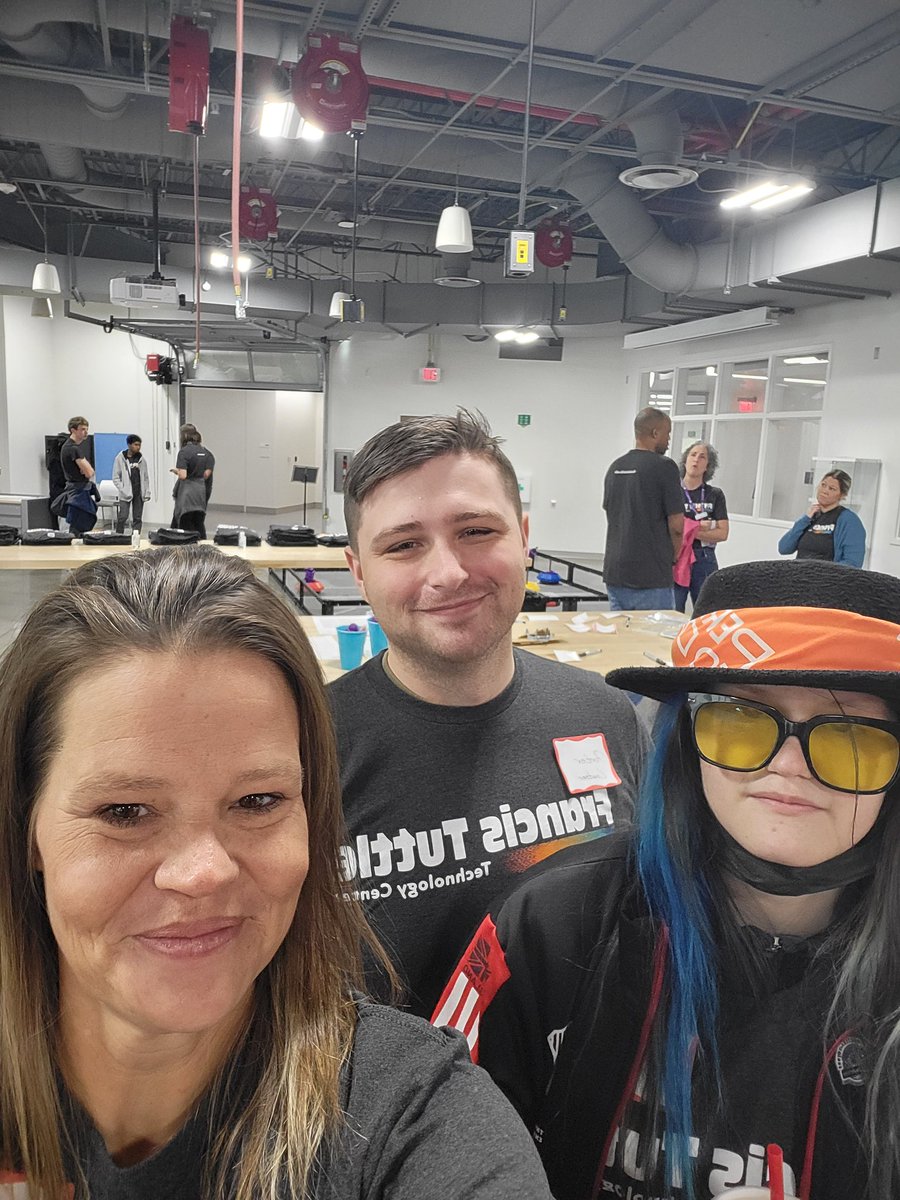 itsonlycori's tweet photo. Volunteering with the oldest and the youngest at one of the OKC FIRST Lego League Regionals https://t.co/aCQH6R70tX