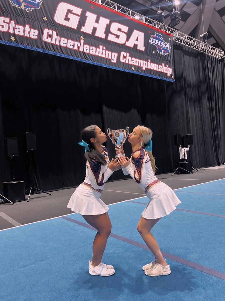 LewisKyerstin's tweet image. so UNREAL. #statechampion #LLCP 💙