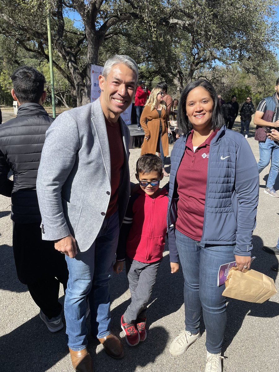 Excellent day today representing <a href="/CoSAEDD/">San Antonio Economic Development Department</a> at the <a href="/culturingua/">Culturingua</a> Welcome Walk &amp; Festival. Best part was bringing James along to see mommy in action. He even got to meet a special guest <a href="/Ron_Nirenberg/">Ron Nirenberg</a>!