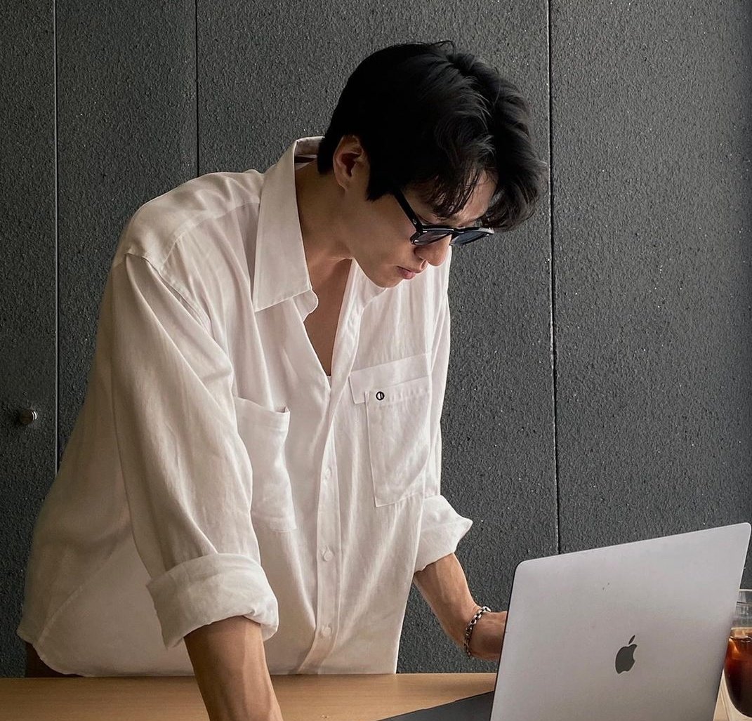 Bokuto Koutaro 
bartender / boxeador
like ╱ rt  to be mutuals
#haikyuu — #hqrp