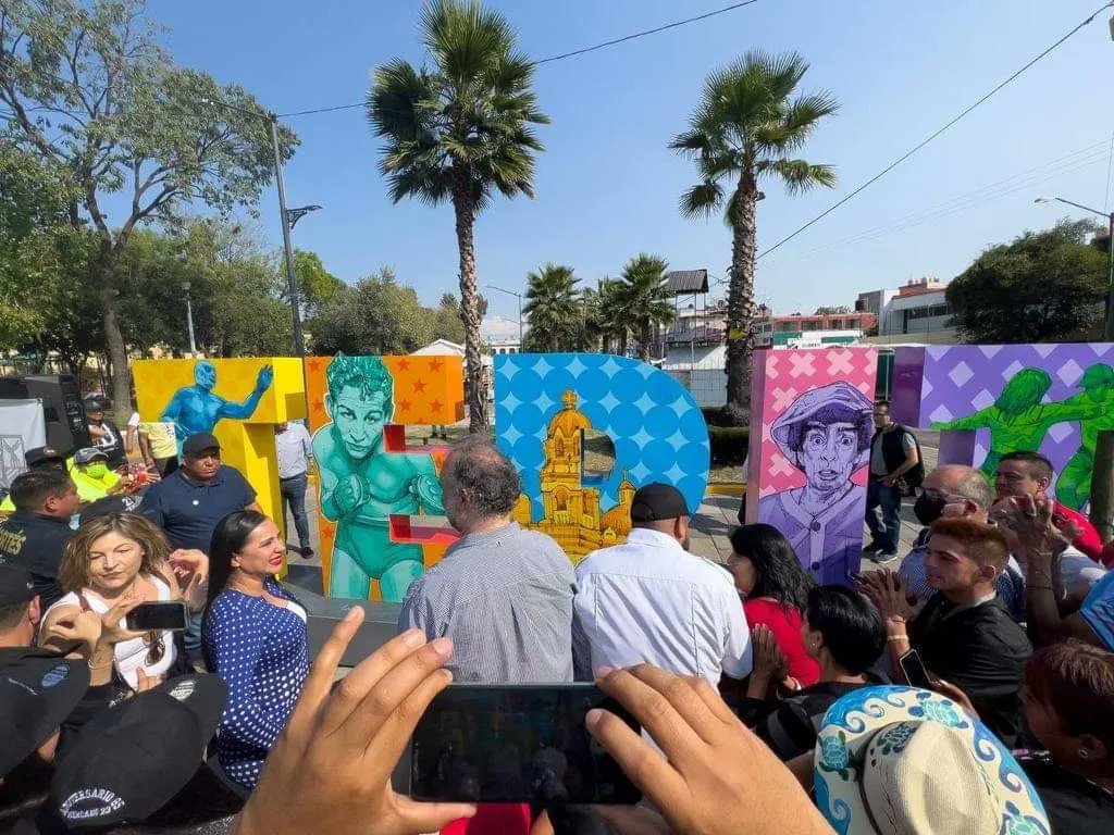 Tepito #BarrioMágico

Este sábado fueron inauguradas las letras de #Tepito que certifican al Barrio Bravo.

Si quieres ir a tomarte unas fotos y de paso echarte unas licuachelas, están ubicadas en la calle de Matamoros esquina con Flores Magón, en la Glorieta de Cuitláhuac.