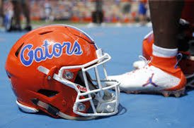 EthanUtley1's tweet photo. WOW! #AGTG After a great conversation with @SpenceChaos I am truly blessed to say I have received an offer from the University of Florida #GoGators 🐊🔵  @coach_bnapier @CoachRocBatten @MohrRecruiting @AllenTrieu @ChadSimmons_ @adamgorney @CoachTWalls https://t.co/BVpvhU3Pey