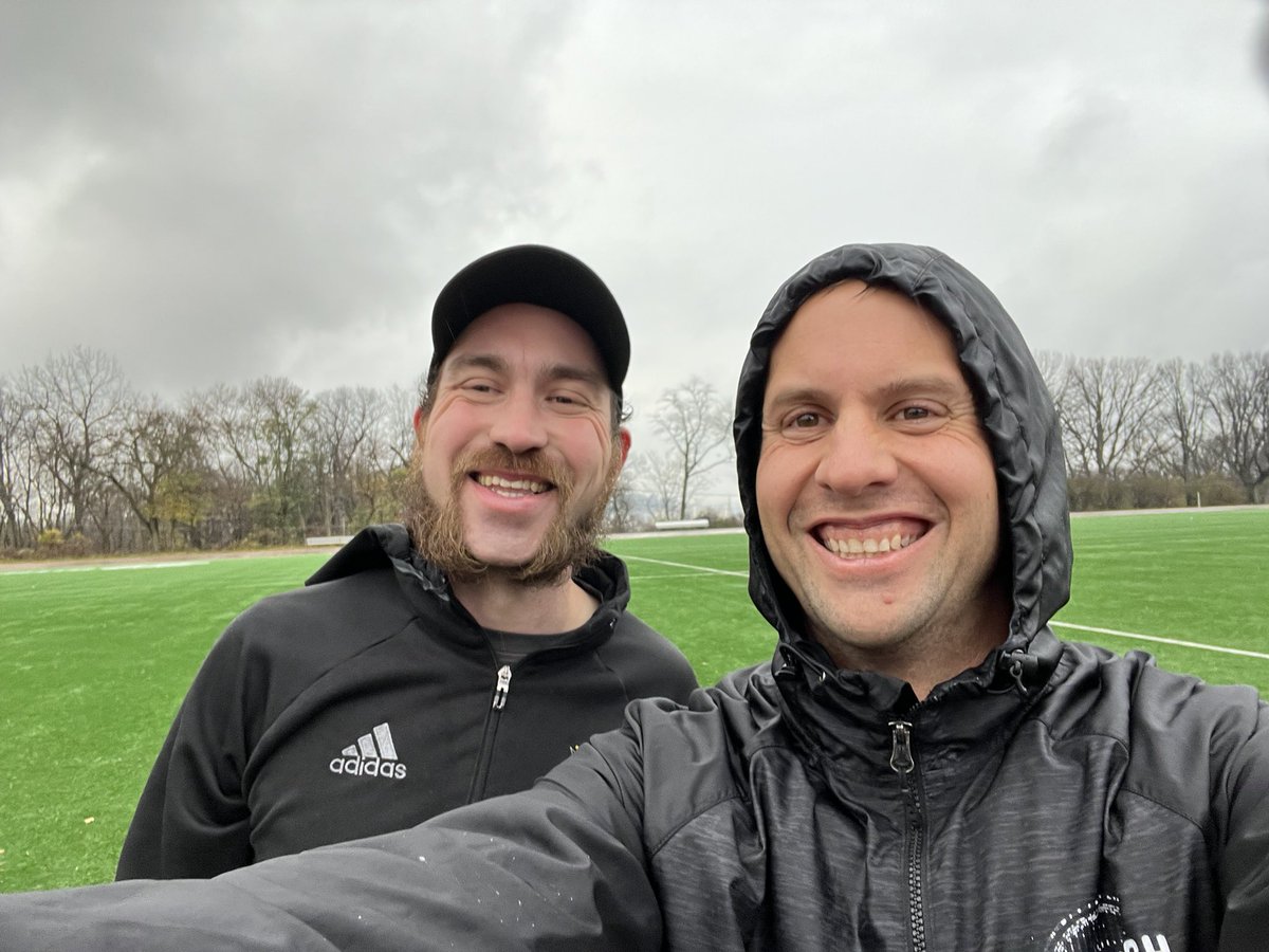awesmepossm's tweet photo. 2 peas in an Awesome POD! #throweveryday #zoneO https://t.co/MLGX81aTzR