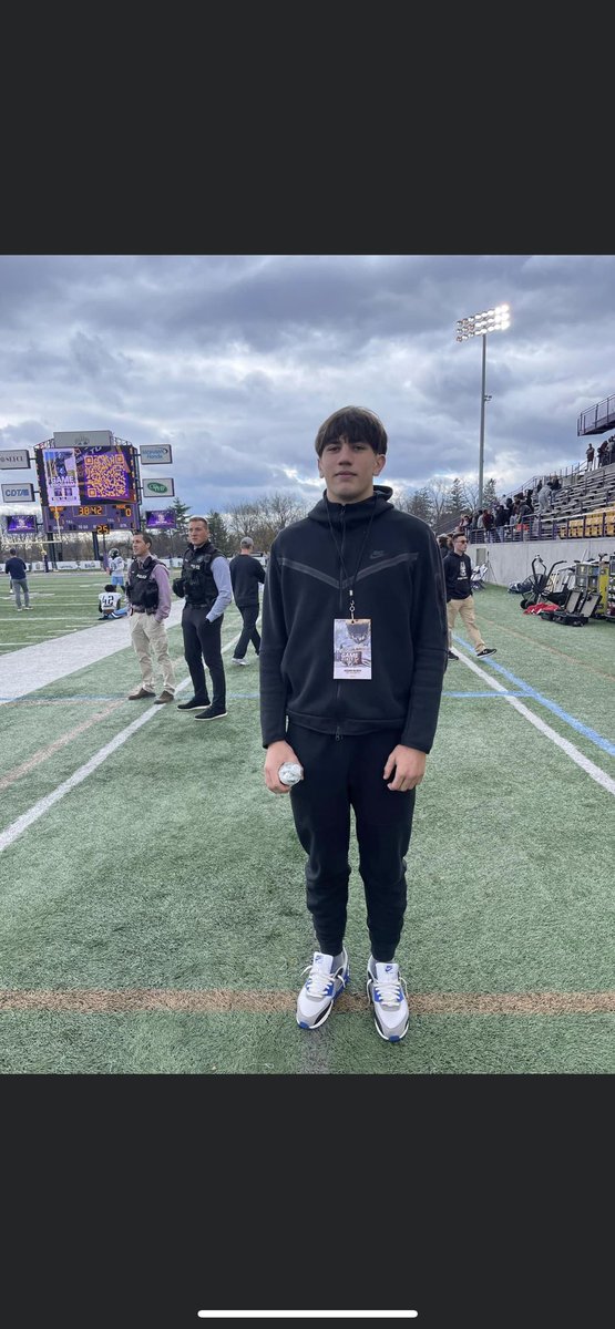 Had an amazing time <a href="/UAlbanyFootball/">UAlbany Football</a>   thank you to @NateKue2 <a href="/CoachGGattuso/">Greg Gattuso</a> <a href="/BillNesselt_UA/">Bill Nesselt</a> <a href="/CoachByham/">Nate Byham</a> <a href="/Coach_Calabrese/">Chris Calabrese</a> <a href="/CoachJambrose/">Jared Ambrose</a> loved the experience!