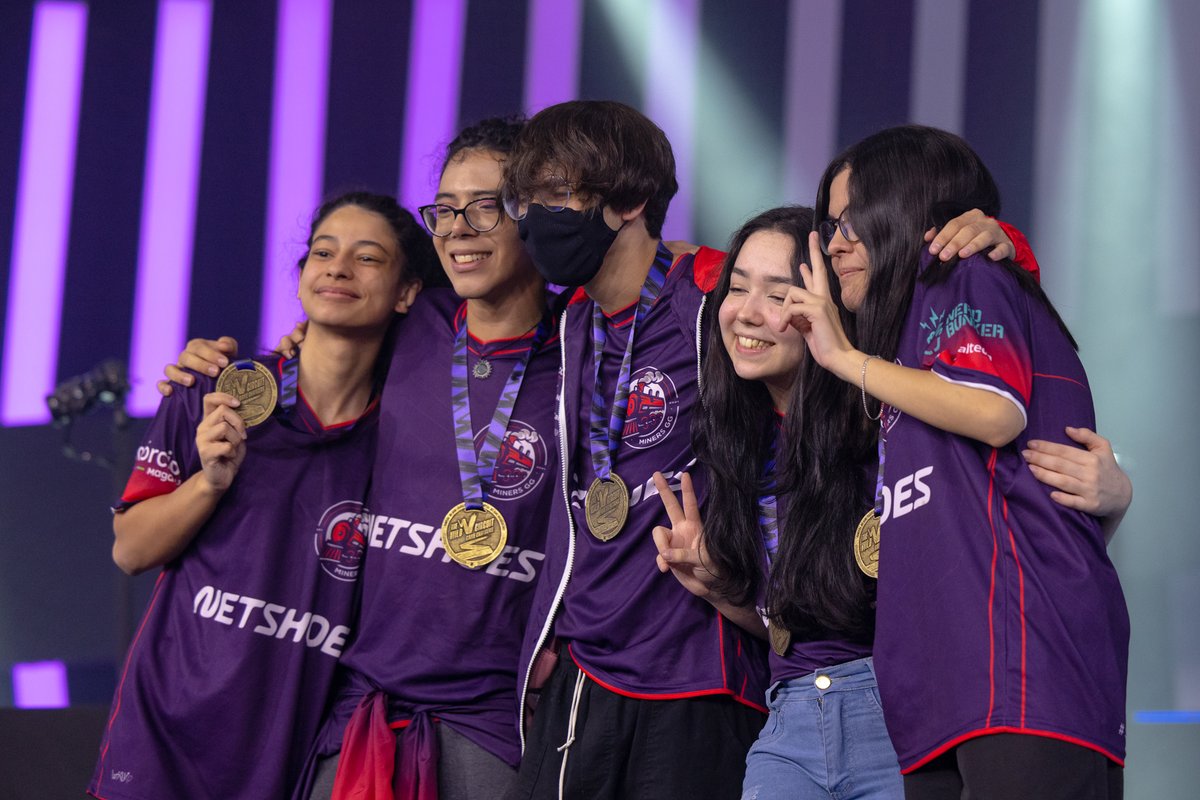 No #tbt de hoje relembramos as duas equipes campeãs do Wild Circuit! 🥰

🔹 <a href="/VivoKeyd/">Vivo Keyd Stars</a> campeã do #WildCircuitBrasil 
🔸 <a href="/minersgg/">Miners</a> campeã do #WildCircuitBrasil: Game Changers!