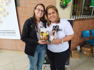 contosane's tweet photo. ❤️🧡Continuando a maratona  de fotos... Segunda passada, estive no Feirão Nacional do Lar Fabiano de Cristo, na unidade de Mãe Marocas - um dos lugares onde eu trabalho.
Estive lá trazendo meus livros, além de um bazar de livros com preços acessíveis para a região.💜💖 https://t.co/Ga4PAFWbuc
