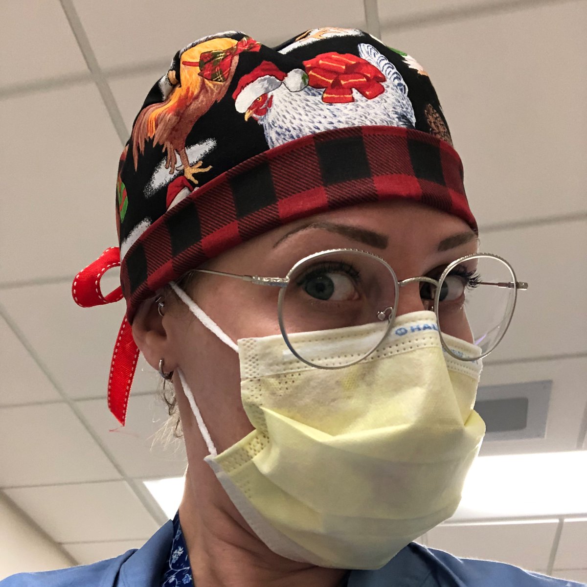 Lnwri22's tweet photo. Soo one of my co-interns from a gen surg rotation made me this scrub cap and I’m in love! 😍🐓

@UtahUrology @UtahUroRes @Uro_Res @UroResidency https://t.co/UqaVTWxSbq