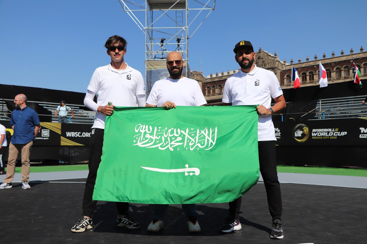 📸 | وصلت بعثة المنتخب السعودي للعاصمة المكسيكية وذلك استعداداً للمشاركة في تحكيم مباريات كأس العالم بيسبول 2022 في نسختها الأولى 🇲🇽

بمشاركة محمد السليم ومدرب المنتخب كريم ماجري وبحضور الرئيس التنفيذي أ.عبدالرحمن الشهري وذلك خلال الفترة 7 - 13 نوفمبر

كل التوفيـق لأبطالنا 🇸🇦