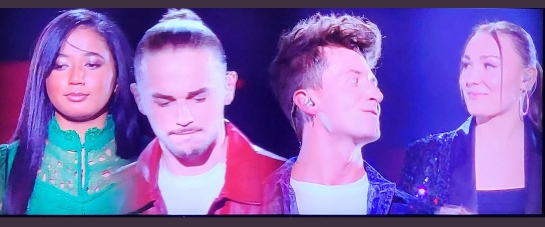 MarionMlanie1's tweet photo. #StarAcademy
Dédicace aux power ranger https://t.co/DRXkl3M1cV