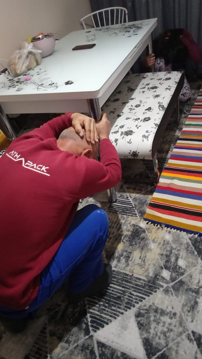 #Düzce depreminin yıl dönümünde, tüm öğrencilerimiz ve velilerimizle birlikte “#ÇökKapanTutun, Deprem Anı Tatbikatı”nı başarıyla tamamladık.