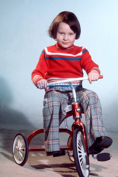 Happy birthday Harvey Stephens. My favorite film with Stephens is The Omen. 