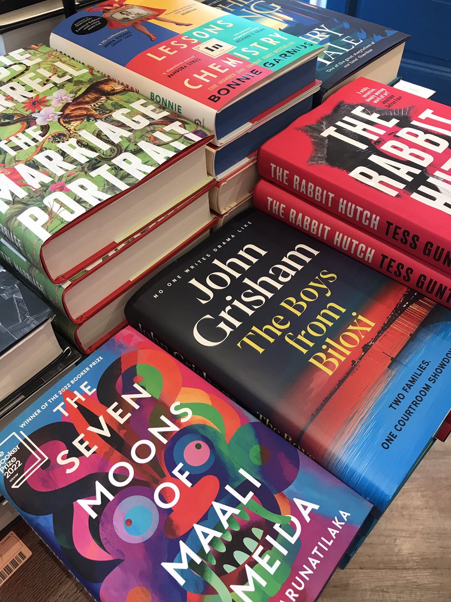 ReigateWS's tweet image. Now which to choose? HB or pb? Novel or a biography? Come and browse! @TinderPress @PenguinUKBooks