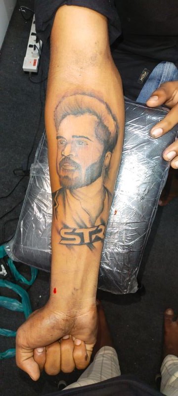 udhayasurian6's tweet photo. @SilambarasanTR_ #STR #PathuThala #VTK50thDayCelebration #VTK #vtkblockbuster https://t.co/NRnGBORThK