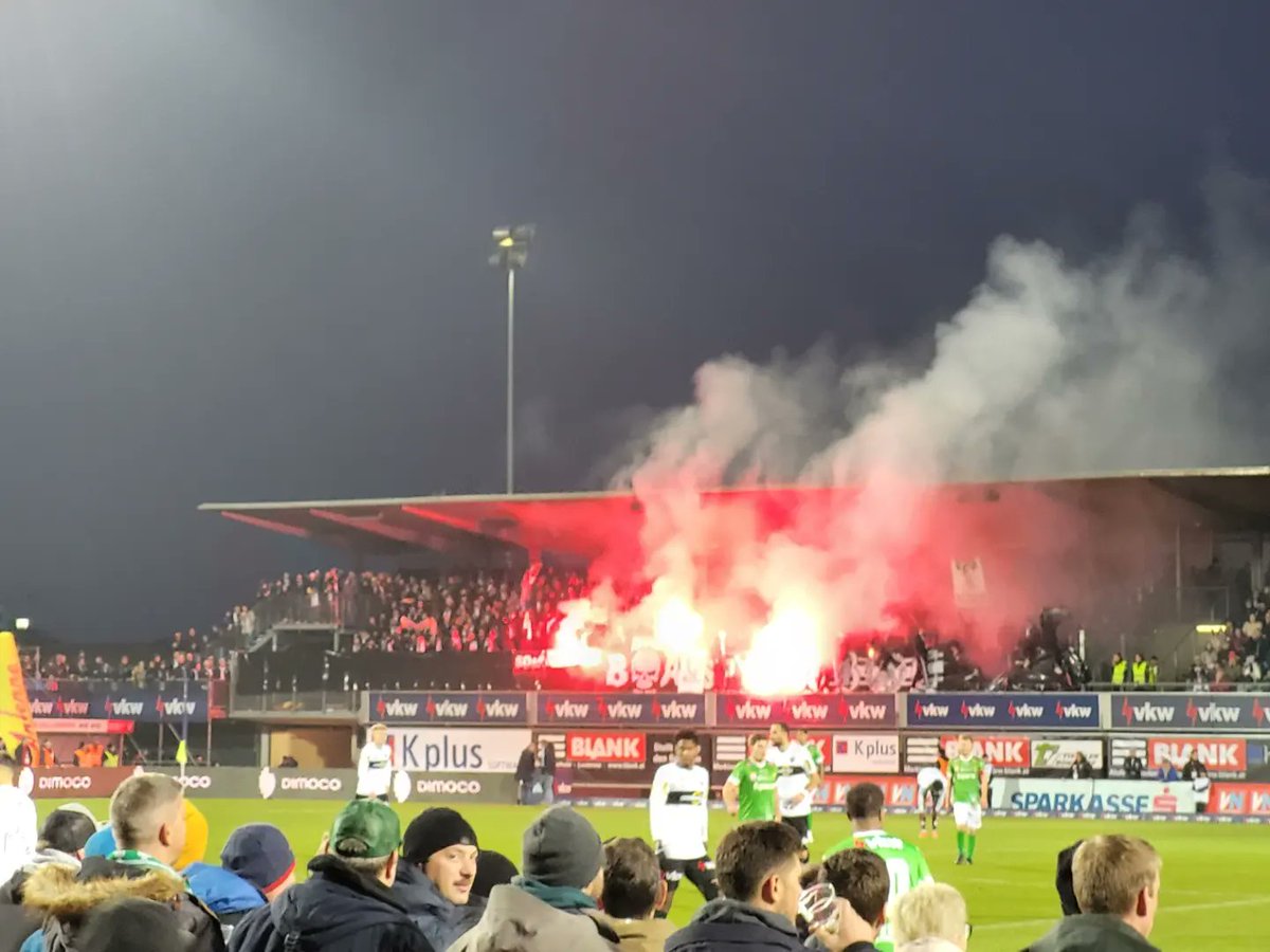 RaphaG1907's tweet photo. Lustenau, Vorarlberg 🇦🇹 

Bundesliga
Austria Lustenau vs. SCR Altach 

#AustriaLustenau #Lustenau #SCA #SCRAltach #SCRA #Altach #ALUALT #Ländlederby #Reichshofstadion #Bundesliga #AdmiralBL #groundhopping #groundhopper #thechickenbaltichronicles #fußball #football #soccer #calcio https://t.co/i8Pq5lI5IB
