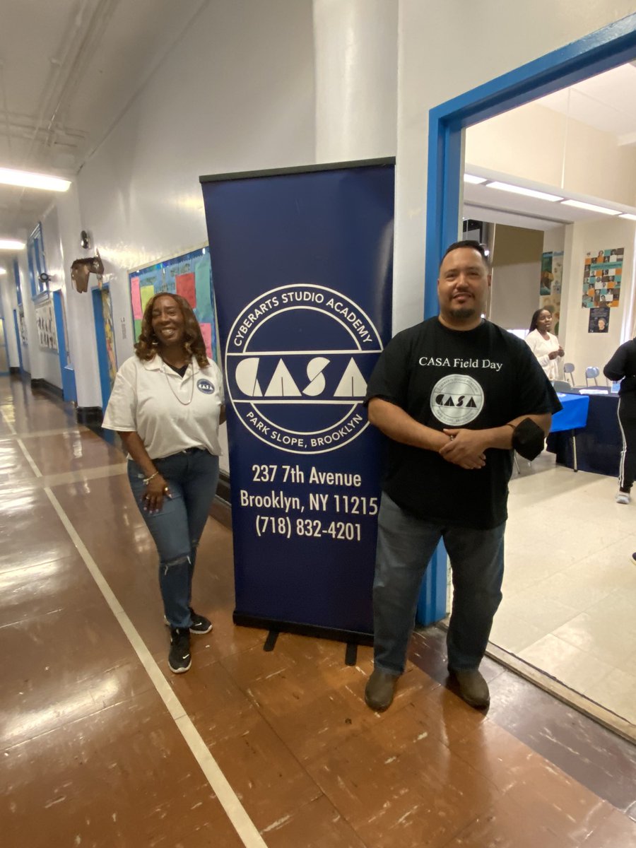 JenGoldbergDAAA's tweet photo. BKNHS came out in full force today to show BK North middle school students &amp; families the love! Thanks to all our dedicated staff and students for representing why we are #bknorthstrong and always will be! @BKNHSSuptRoss @YuetChu_NYCDOE @AndradaF_TDEC https://t.co/u43FMOaHz9