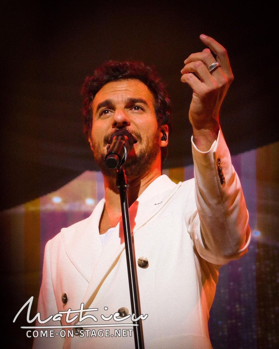AmirNotreRetine's tweet photo. #ReTour2 #Zeniths, Retour sur le concert d'@Amir_Off avec ses musiciens @jubdrums @jeromekerio @hugomarcus_hm @mathieullopart @jaybkeyboards à l'Arena de Genève 🇨🇭 🇨🇭 le 10 novembre 🔥 ❤️
De Magnifiques photos à vous partager la #TeamAmir 📸📸
Source 📸 Mathiew Come-On-Stage https://t.co/lxUYeTkyHk