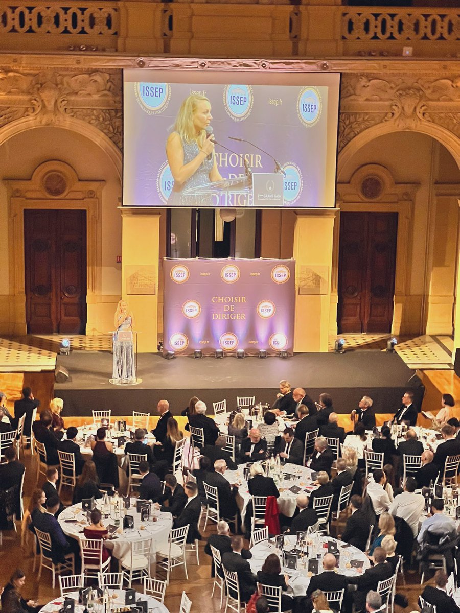 DamienRieu's tweet photo. Au grand Gala de l’@ISSEP_Lyon, meilleure école de France 💪🏼🇫🇷 ! #Lyon https://t.co/VuVAGeoY3Q