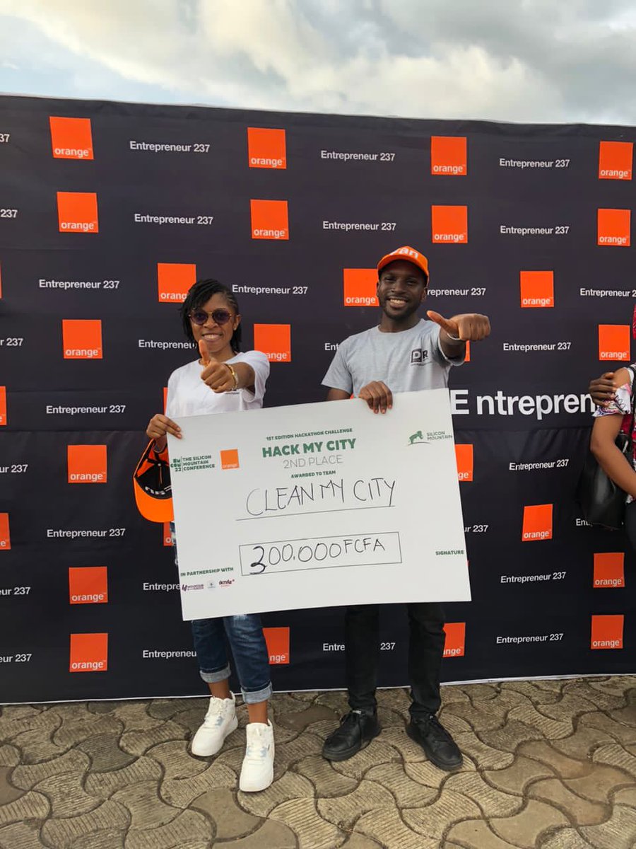 FJoseph_dev's tweet photo. It was great hacking with my team mate @NchiaEkei at the Hackhaton 
#smcon22
#DigitalRenter
@Orange_Cameroun https://t.co/6Vj0rl3QtH