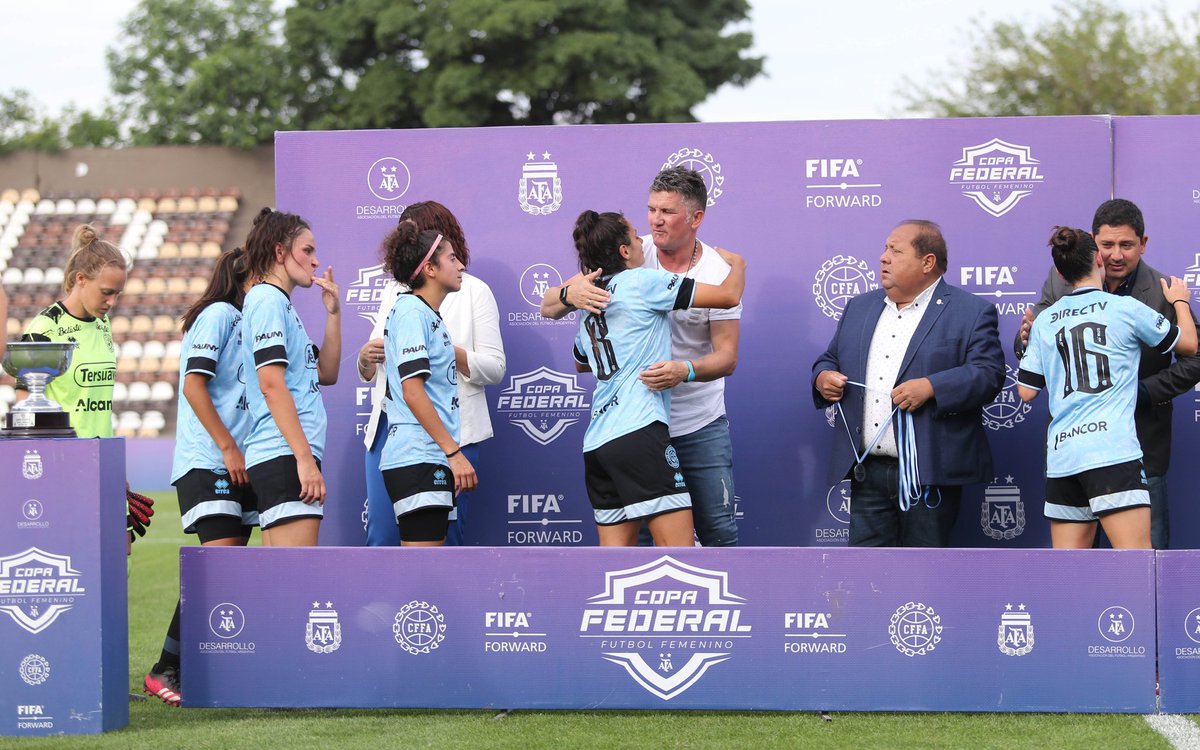 Todo el pueblo Pirata está orgulloso de ustedes. Han cerrado un año inolvidable dando todo y más. Gracias cuerpo técnico, jugadoras, colaboradores y utileros por acompañar paso a paso, escribiendo la historia grande del Club Atlético Belgrano.🏴‍☠️ #FemeninoBelgrano 💙