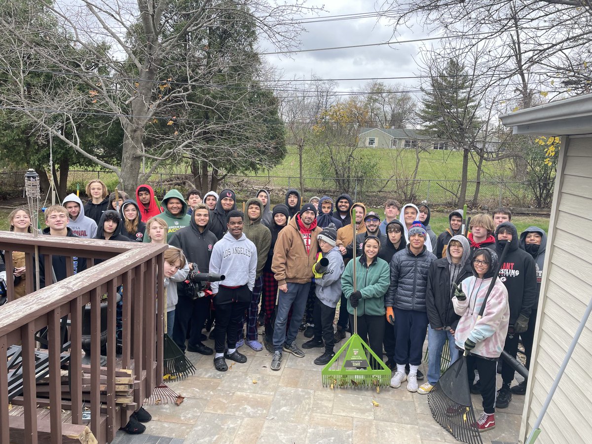 Grantwrestling1's tweet image. Thank you to The Mendez Family for your support of Grant Wrestling! #RakeADifference