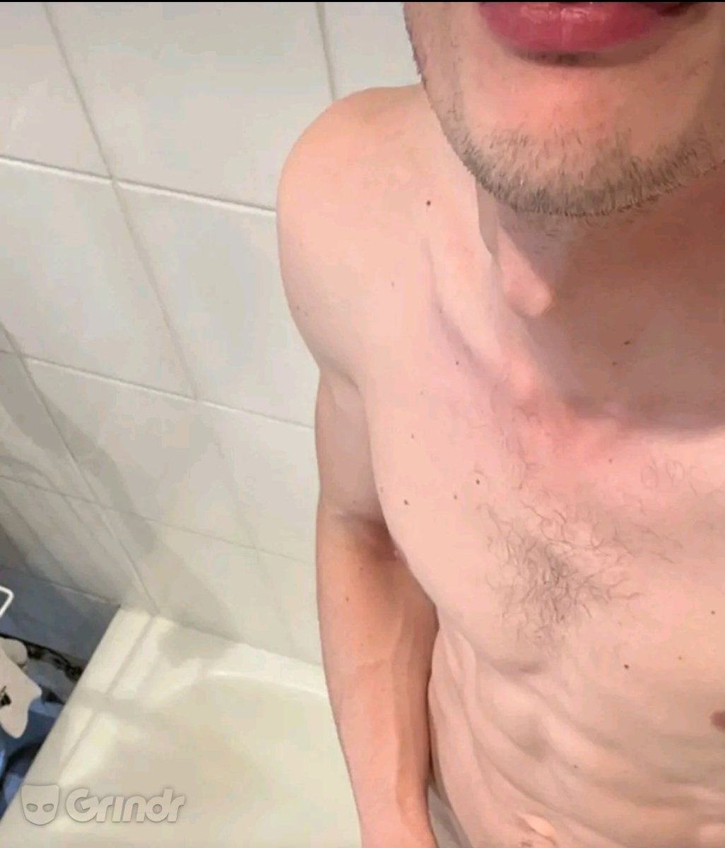 LouisPT4's tweet photo. Quelqu'un le connait? Une grosse queue sur Grindr et aussi un connard. 
@maqueuecom @FrenchiesCocks @bitesfrance #maqueue #grindr #bitefrance #grossebite #bigdick https://t.co/8XfTVd5tKG