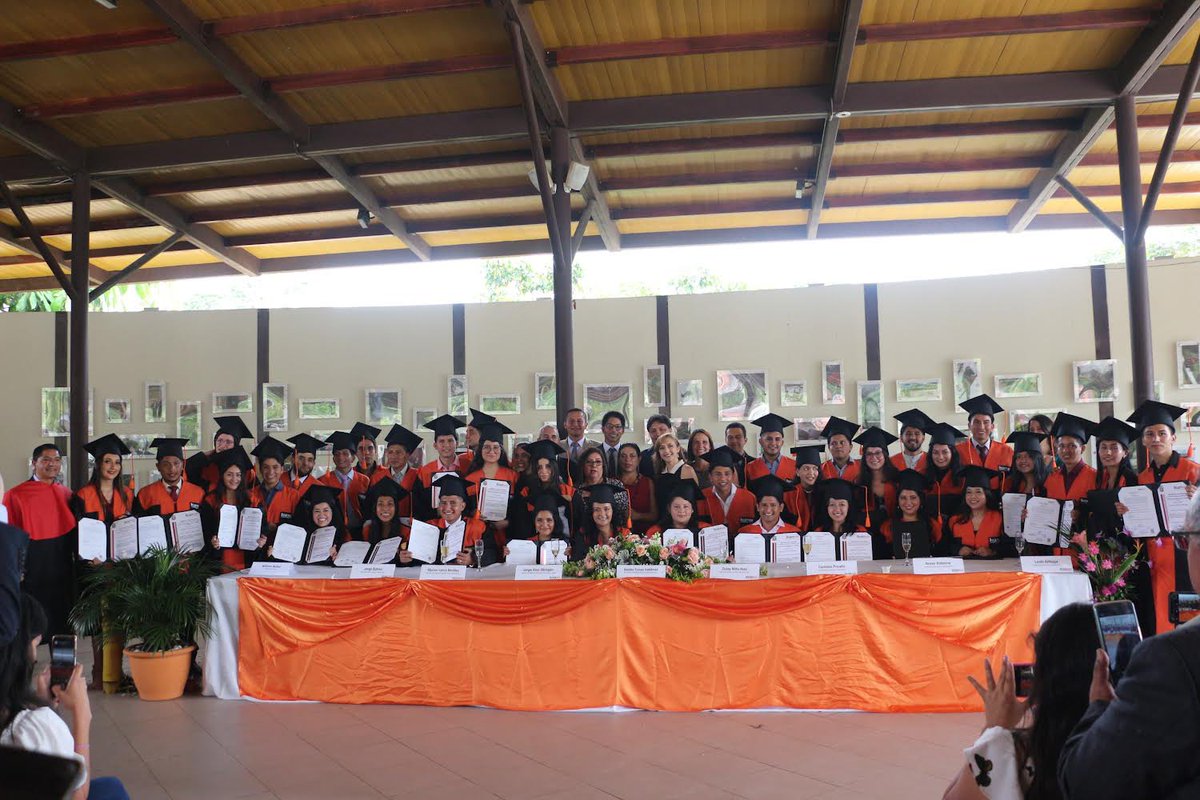 u_ikiam's tweet photo. Han conquistado una meta, ahora a conquistar sus sueños. Felicidades a nuestros nuevos graduados y un gracias de todo corazón a sus tutores, docentes, familiares y amigos.
@MariaVic_Reyes @roldantg @robles1101 @MykiLarco https://t.co/BzkxU3wYPR
