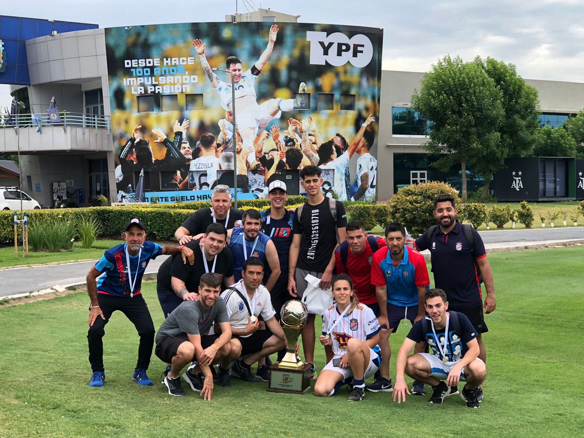 CristianScabini's tweet photo. @ArsenalOficial @argentinapatea @afa Nos trajimos la copa para el barrio…. https://t.co/xhuLjItT3J