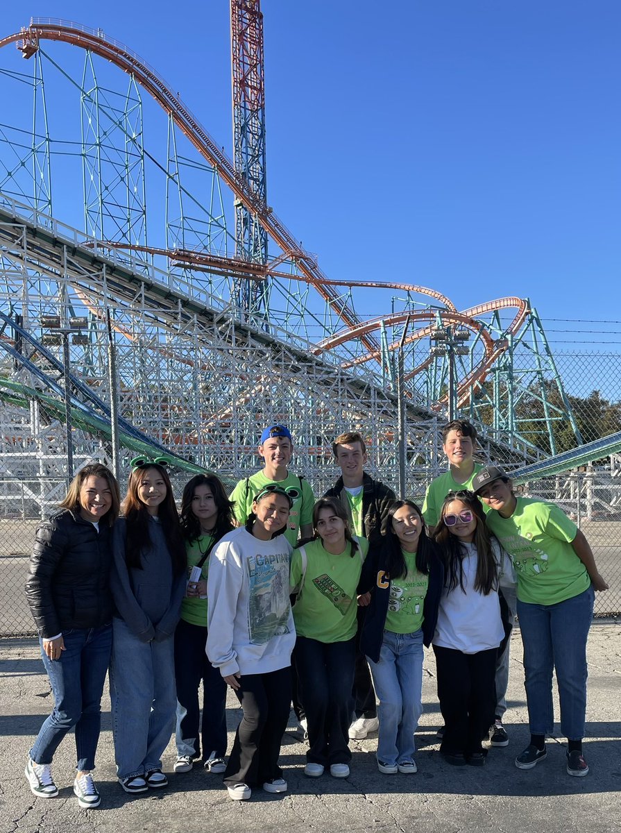 #MesaNation Key Club <a href="/SixFlags/">Six Flags</a> for Fall Rally today celebrating service, volunteer ship, and school spirit🔑🎢🐎#saddleup <a href="/nmusd/">Newport-Mesa USD</a> <a href="/MesaHSPrincipal/">Costa Mesa Middle and High School</a> #mesaproud <a href="/Kiwanis/">Kiwanis</a>