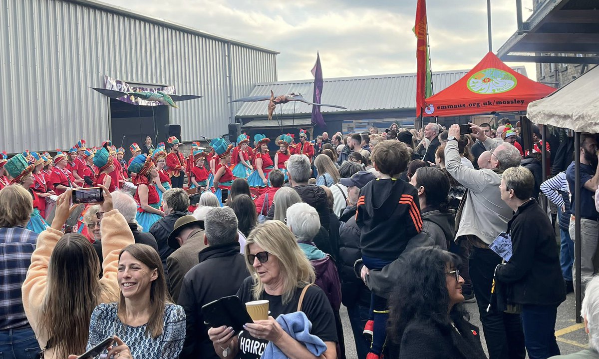 tamesideradio's tweet photo. Hundreds turned out for the 25th Birthday Carnival at @emmausmossley today.
Listen back to some of the hi-lights https://t.co/RbNxBP8C3Q broadcast on air.
#johnhenshaw
#globalgrooves
#terrywaite
#seamusfox
#mossley
#localradio
#wearetameside https://t.co/5wZbC1aIlj