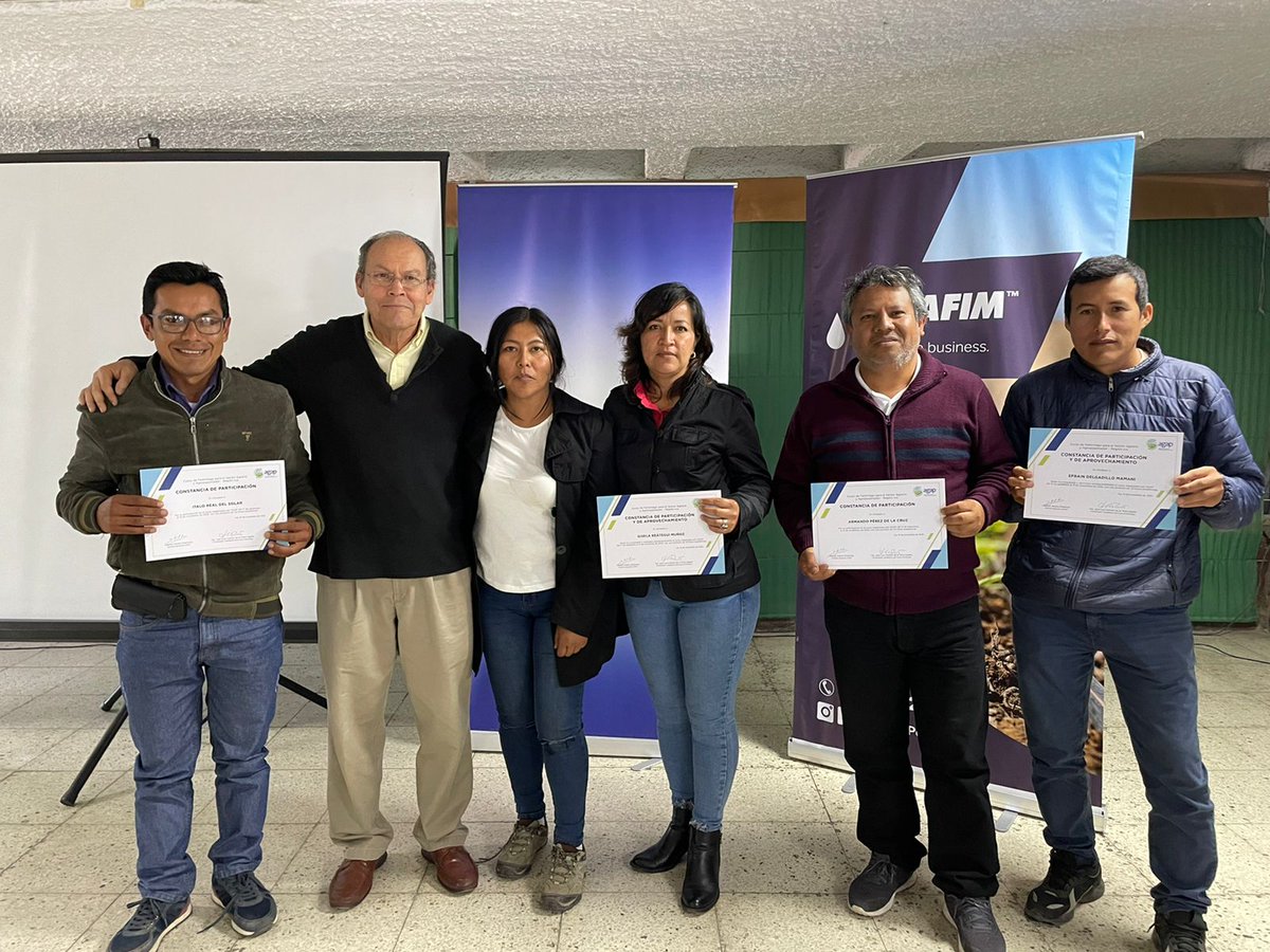 AGAP_PERU's tweet photo. 🙌 Con gran satisfacción culminamos hoy el primer Curso Técnico Regional de #Fertirriego para el sector agrario y agroexportador en la ciudad de #Ica.
Gracias a nuestros aliados:
@NetafimPeru, #Juasvi, #XynergICA y #Serfi 🇵🇪 https://t.co/usgPUXLEal