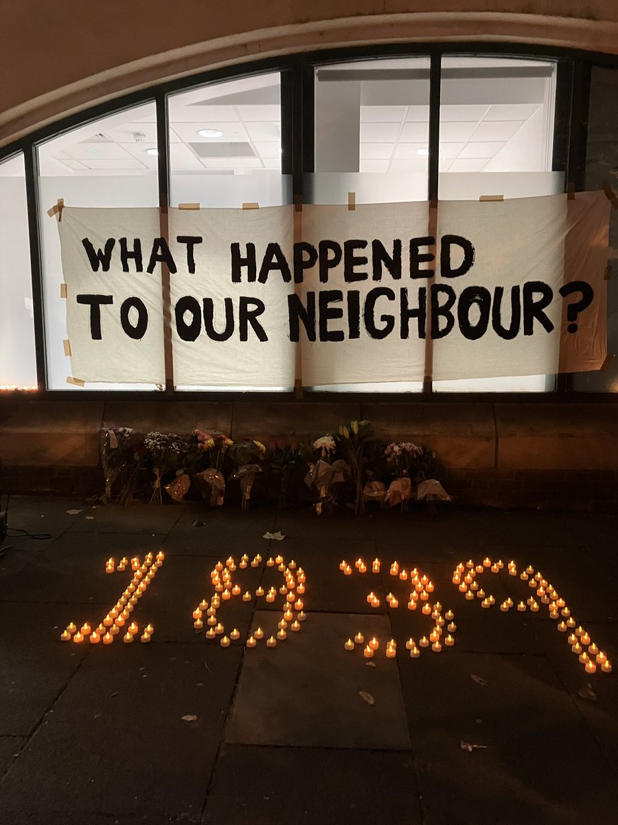 HackneyCopWatch's tweet photo. Tonight we held a vigil for our neighbour who died inside Stoke Newington Police Station last week. 1839 is the number of people who have died in police custody or from police contact since 1990 https://t.co/WpZ0j3o9AJ