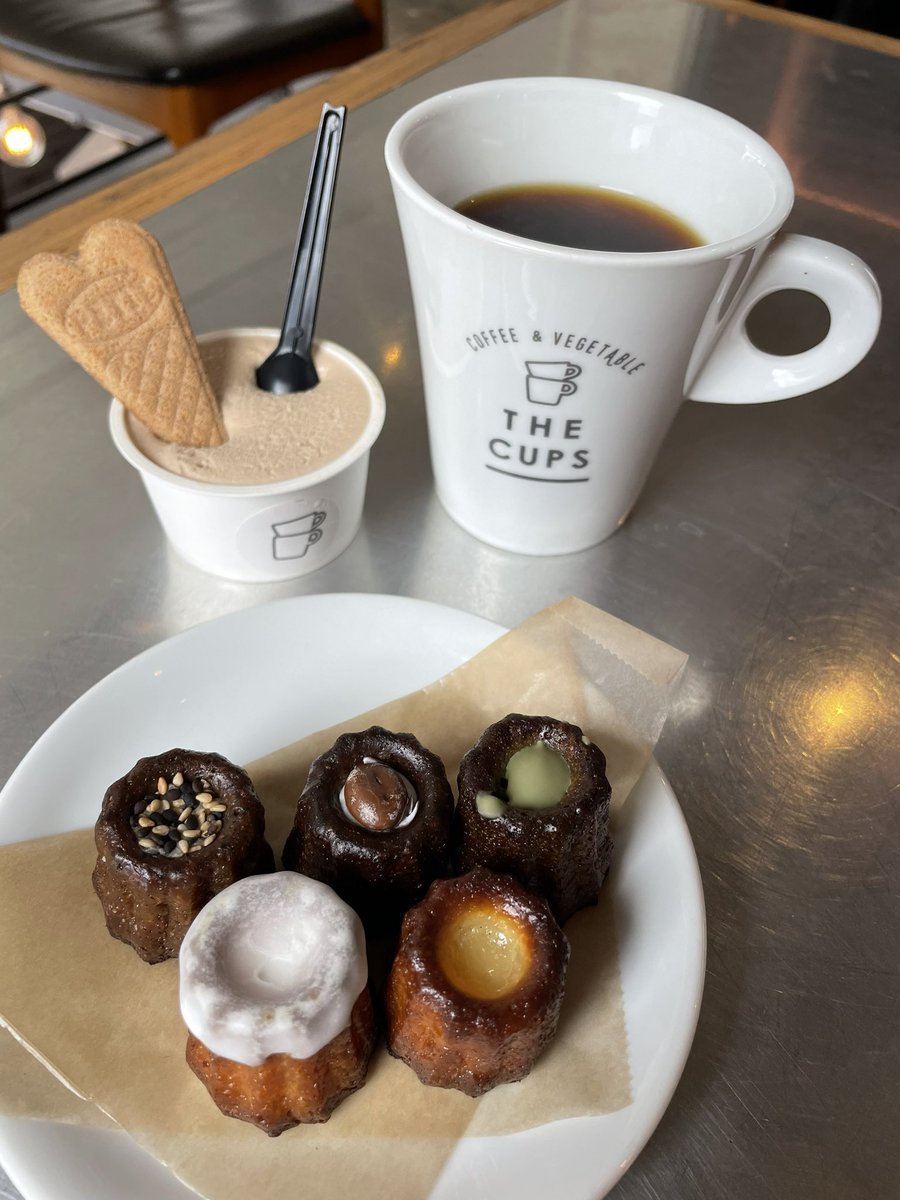 kuzu33333333's tweet photo. THE CUPSにてコーヒーのお供にカヌレとジェラードをいただく☕️カヌレは５種類あっていろんな味が楽しめて良かった😋#カフェ #カフェ巡り #cafe #喫茶店 #喫茶店巡り #コーヒー #coffee #スイーツ #スイーツ巡り #カヌレ #ジェラード #オシャレ #映えスポット #thecaps #名古屋 https://t.co/wIL2KJQAtP