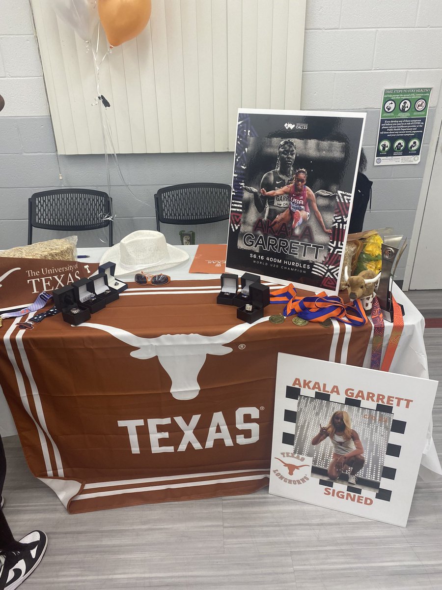 TheRealCoachC1's tweet photo. Headed to the Forty Acres @TexasTFXC https://t.co/1N5ZDonx1q