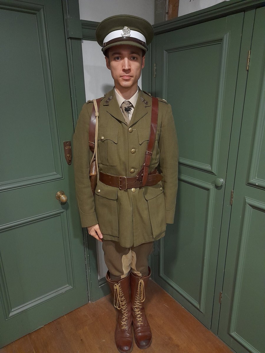 EdJBAnderson's tweet image. Absolutely loved playing sapper Percy Clark in 'Cosmo's War'. Had the pleasure of fantastic costumes and a large, lovely audience to watch us at the beautiful @StMichaelsW4 - an honour to be part of ❤ #RemembranceDay #LestWeForget #HappyActor @MarcandMcc
