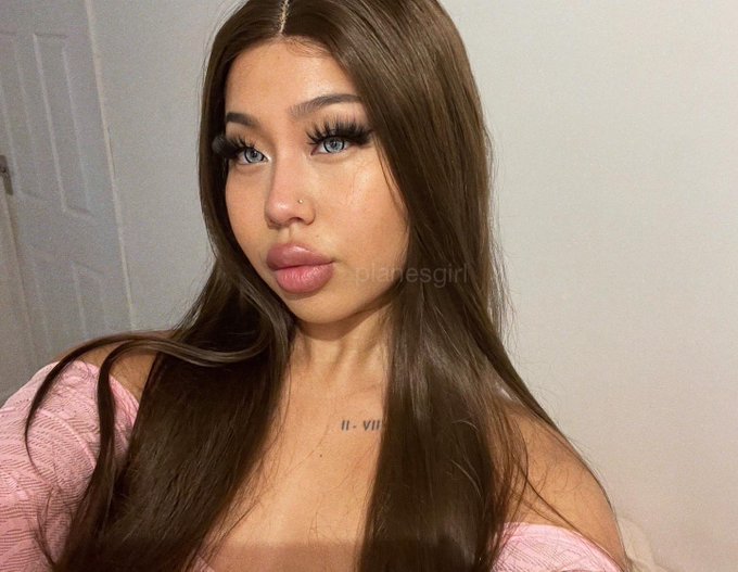 surprise :)   https://t.co/ZPjdwBYP2r https://t.co/B7aTQtMJ2S<a href="/tag/natural"class="tags"><span>#natural</span></a><a href="/tag/curvy"class="tags"><span>#curvy</span></a>