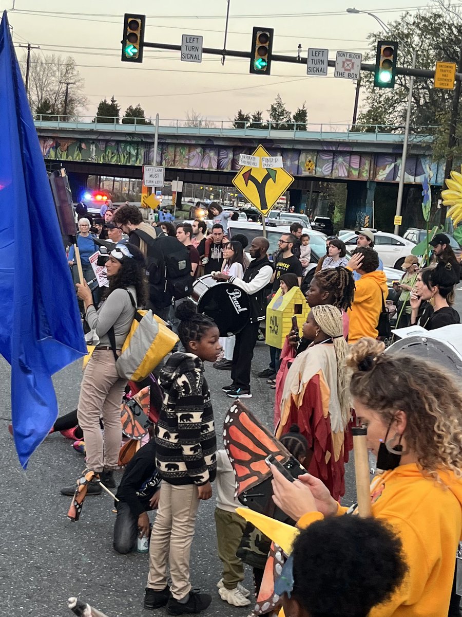 PhillyThrive's tweet photo. Developers in #Philly- You are put on NOTICE! Business as usual WILL be disrupted til decisions reflect public input, affordable housing is expanded, &amp; gardens are flourishing @bellwetherdst @penn @drexeluniv @cobbscreekfnd #DavidAdelman #BrettAltman #PennAmericaEnergyLLC https://t.co/Hrc31gZPGr