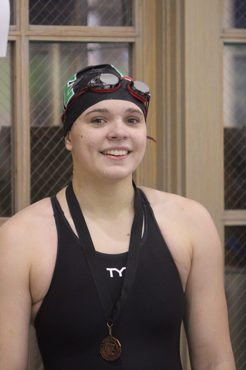 Senior Morgan McClelland places 8th in the 200 Yard Freestyle with a time of 2:10.20.