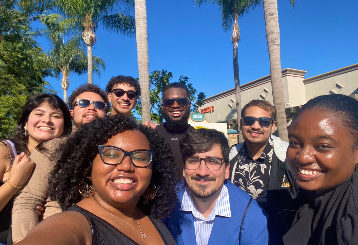 HeyDrDukes's tweet photo. I absolutely adore being able to mentor &amp; support this brilliant group of baby scientists 🥰🥰

#BlackInNeuro #LatinxInNeuro @MINDScholars https://t.co/vxe7QrbesZ