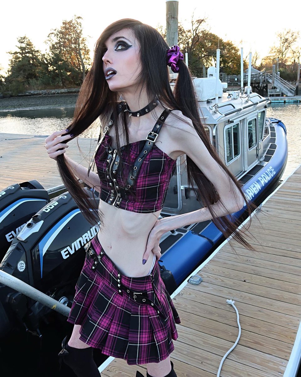 Eugenia Cooney tweet media