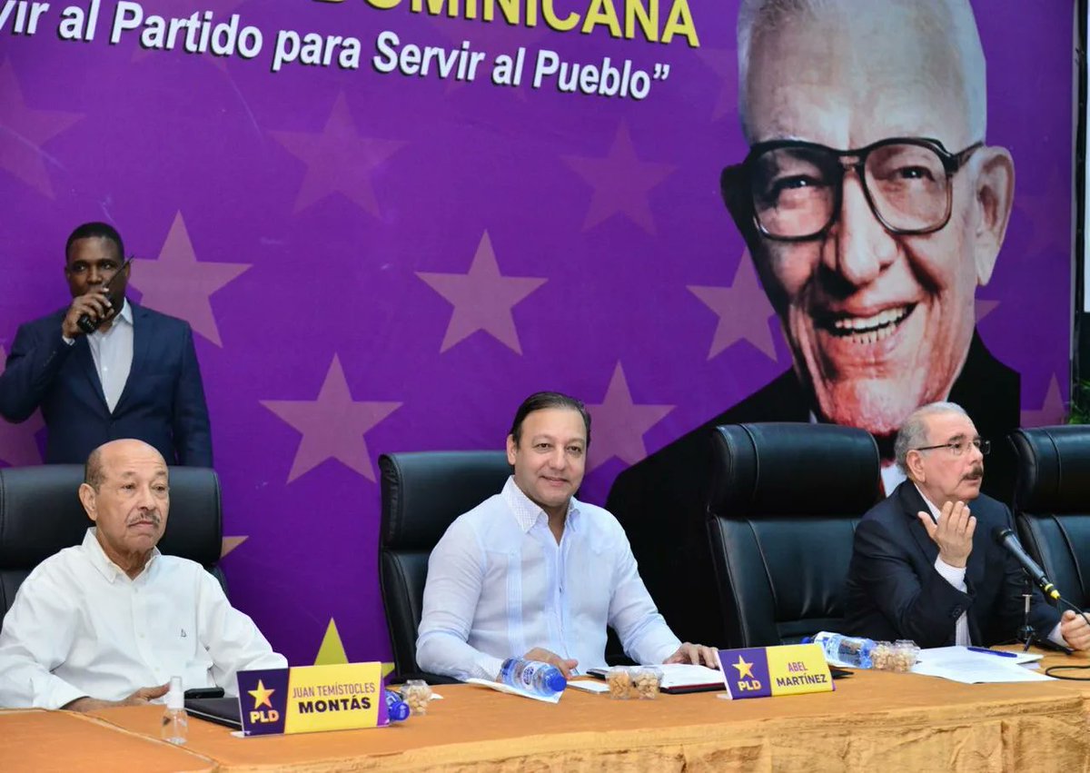PLDenlinea's tweet photo. Inicia reunión de nuestro Comité Político con @DaniloMedina y @AbelMartinezD al frente. 
¡El mejor equipo está en el PLD!⭐️

⚠️Mantente atento/a a las informaciones oficiales.
💪#ConstruyamosJuntos https://t.co/afVSJWWmSf