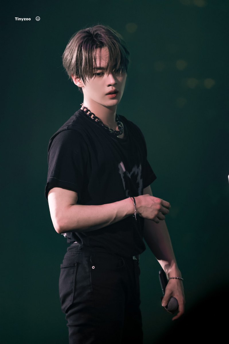 skzzoozoo's tweet photo. 221112

🐰HD

 #straykids      #Leeknow 
#스트레이키즈      #리노 https://t.co/DNV9cFxGUI