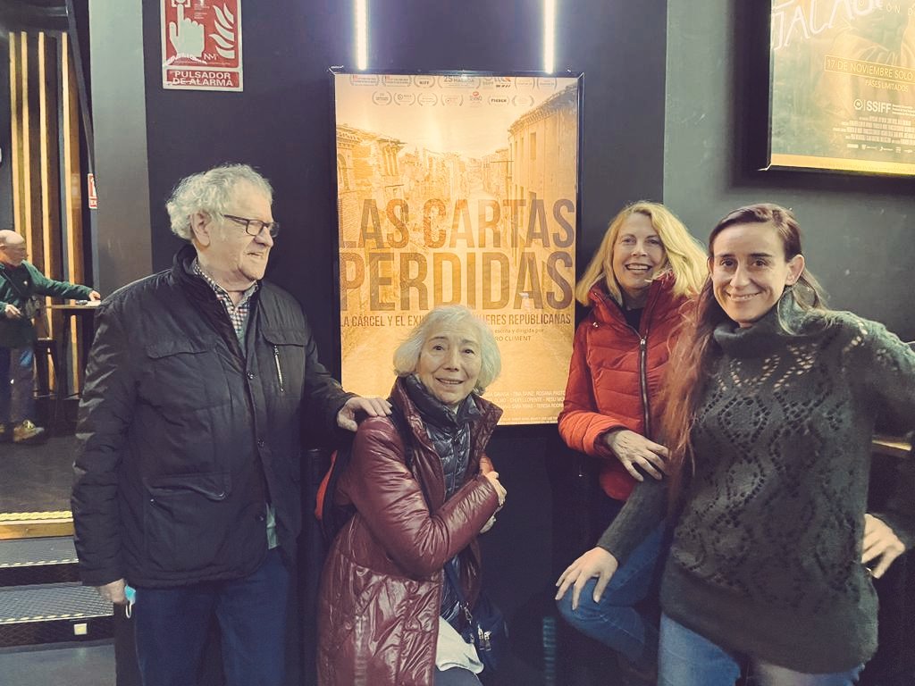 Gran noche la de ayer tras el coloquio en <a href="/cartaspeli/">Las Cartas Perdidas</a> en <a href="/CineEmbajadores/">Cines Embajadores</a> con la presencia de Ian Gibson. Un lujo charlar juntos sobre la película y la importancia de la  #memoria una película de @amparocliment