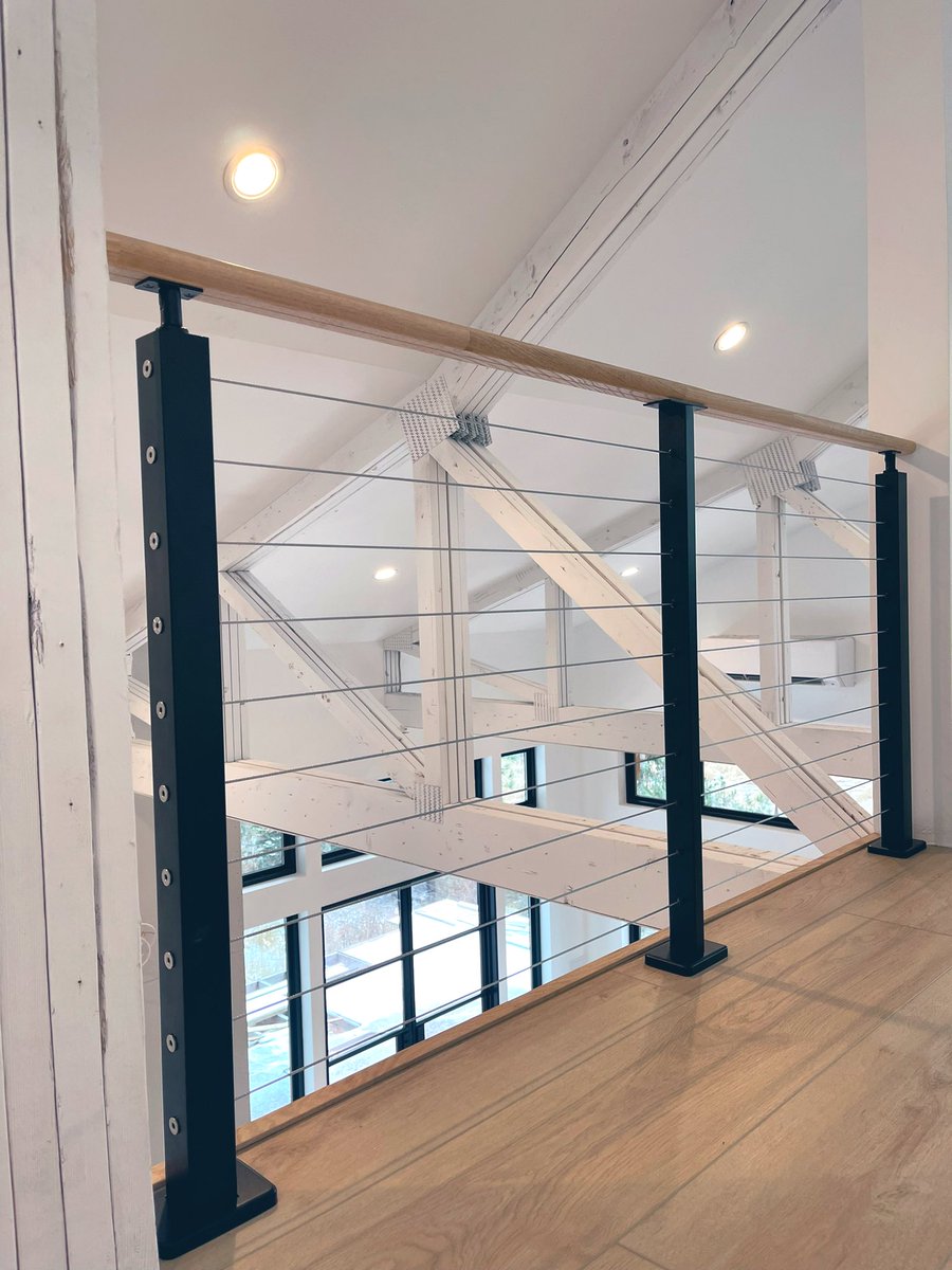 BradfordBenoit's tweet photo. I did some cable rails for the house. It’s coming together. 
Slow and steady. https://t.co/0Lt8PhFprj