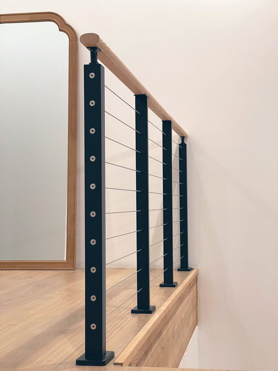 BradfordBenoit's tweet photo. I did some cable rails for the house. It’s coming together. 
Slow and steady. https://t.co/0Lt8PhFprj