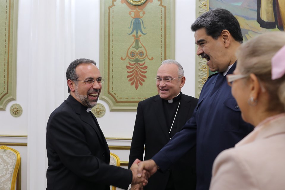 Grata visita del Monseñor Edgar Peña Parra, sustituto de Asuntos Generales de la Secretaría de Estado del Vaticano. Un hijo de Venezuela en la Santa Sede, que vino a traernos las bendiciones de Dios y del <a href="/Pontifex_es/">Papa León XIV</a>, quien siempre ha estado pendiente de nuestro país.