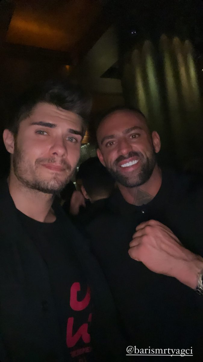 bmyfc_mehmet's tweet photo. Dubai gecelerinden Barışşş 🤪🔥🔥
@barismrtyagci  #bmyfc https://t.co/jByVKz6gS4