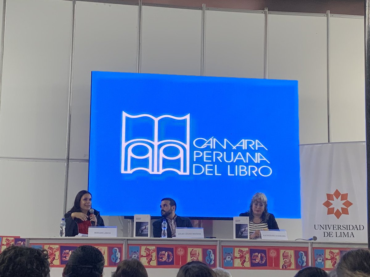 aminomelahacen's tweet image. En la  presentación del libro “Eᴅᴜᴄᴀᴄɪᴏ́ɴ ᴍᴇᴅɪᴀ́ᴛɪᴄᴀ. Eᴍᴇʀɢᴇɴᴄɪᴀ ʏ ᴜʀɢᴇɴᴄɪᴀ ᴅᴇ ᴜɴ ᴀᴘʀᴇɴᴅɪᴢᴀᴊᴇ ᴘᴇɴᴅɪᴇɴᴛᴇ” de @juliussinmundo en la 50 Feria del Libro Ricardo Palma.